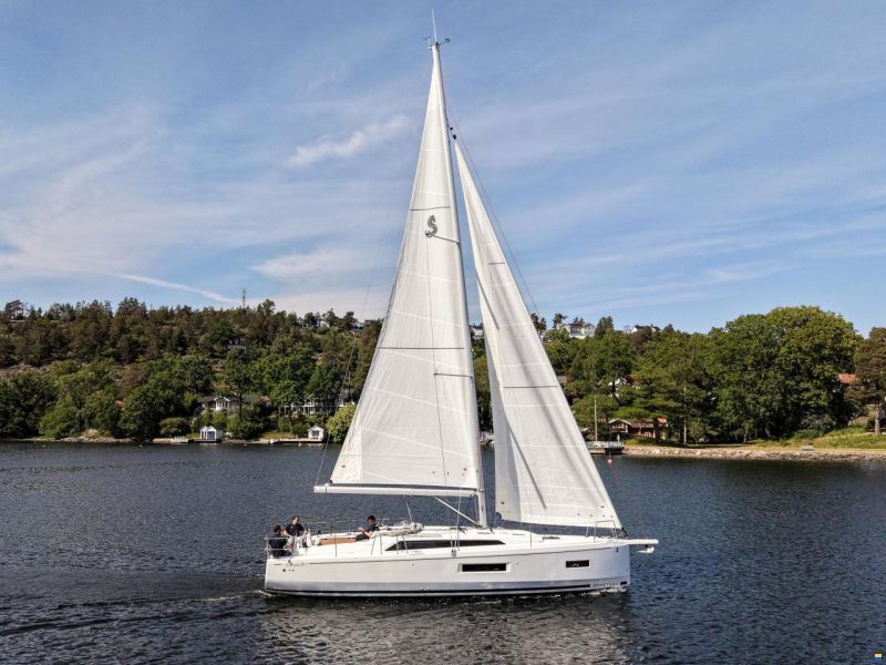 Beneteau Oceanis 37.1