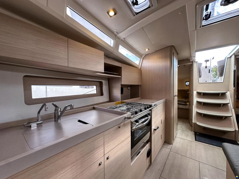 Beneteau Oceanis 37.1