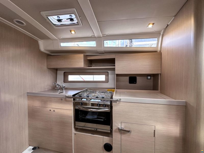 Beneteau Oceanis 37.1