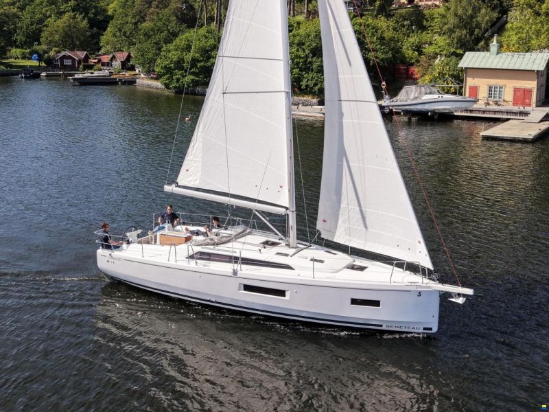 Beneteau Oceanis 37.1