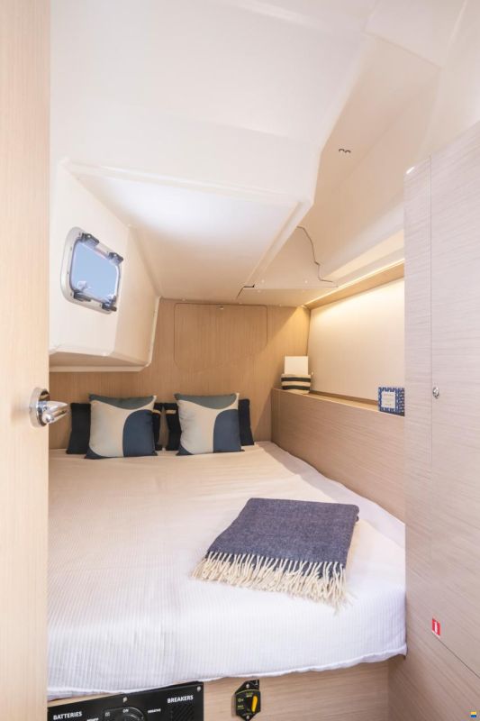 Beneteau Oceanis 37.1
