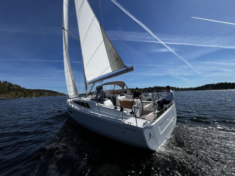 Beneteau Oceanis 37.1