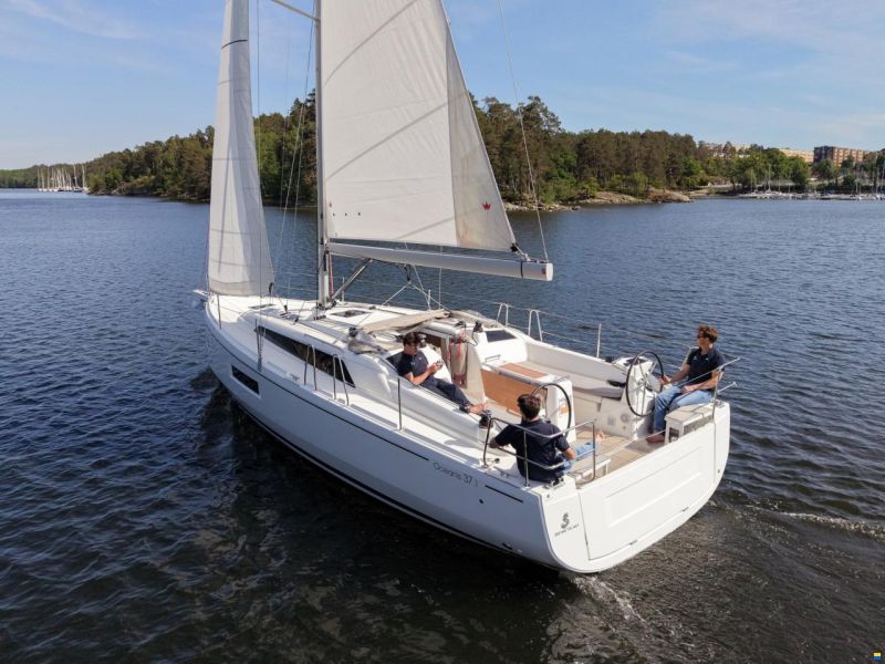 Beneteau Oceanis 37.1