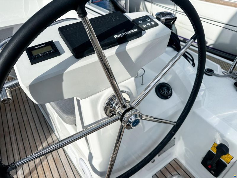 Beneteau Oceanis 37.1