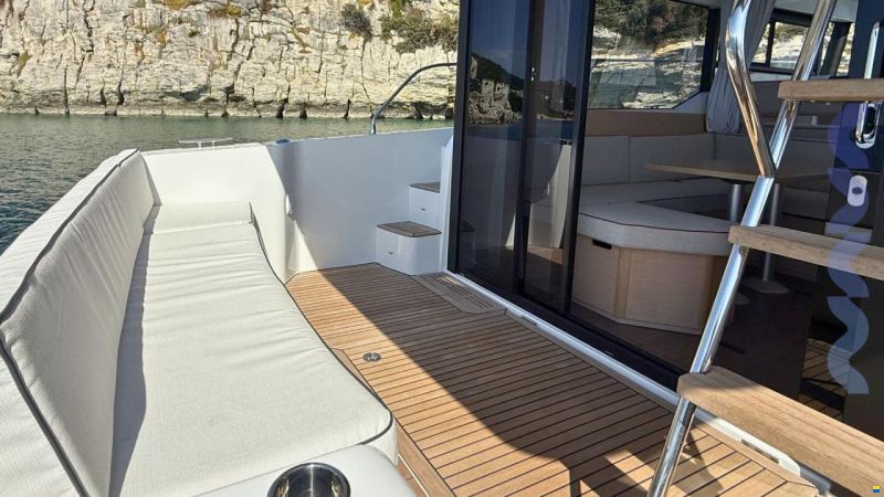 Beneteau NEW SWIFT TRAWLER 37 FLY