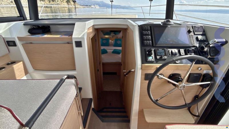 Beneteau NEW SWIFT TRAWLER 37 FLY