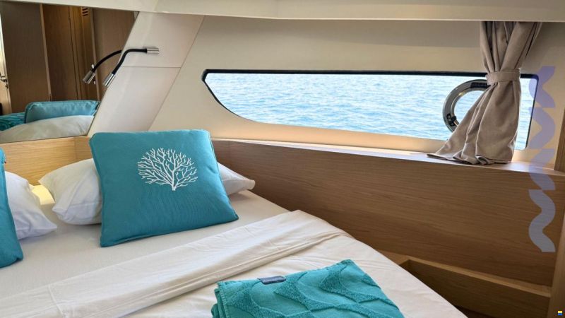 Beneteau NEW SWIFT TRAWLER 37 FLY