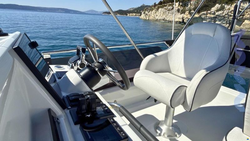 Beneteau NEW SWIFT TRAWLER 37 FLY