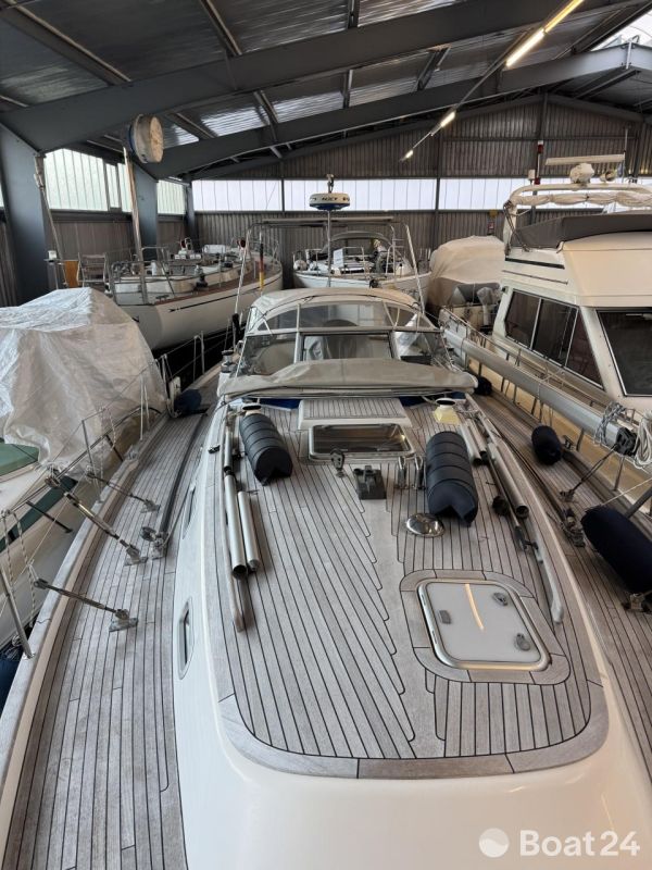 Teak also on coachroof