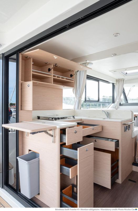 Beneteau SWIFT TRAWLER 41 FLY