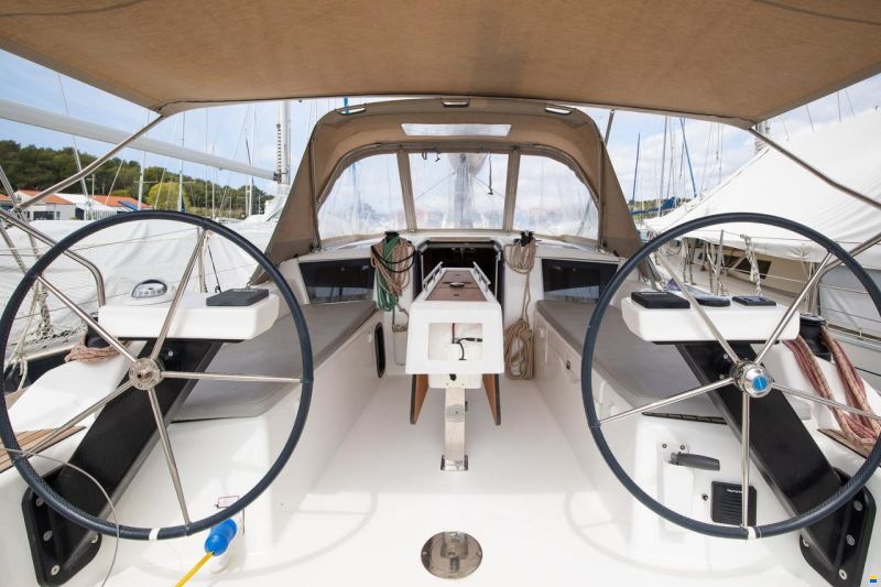 Dufour 360 Grand Large