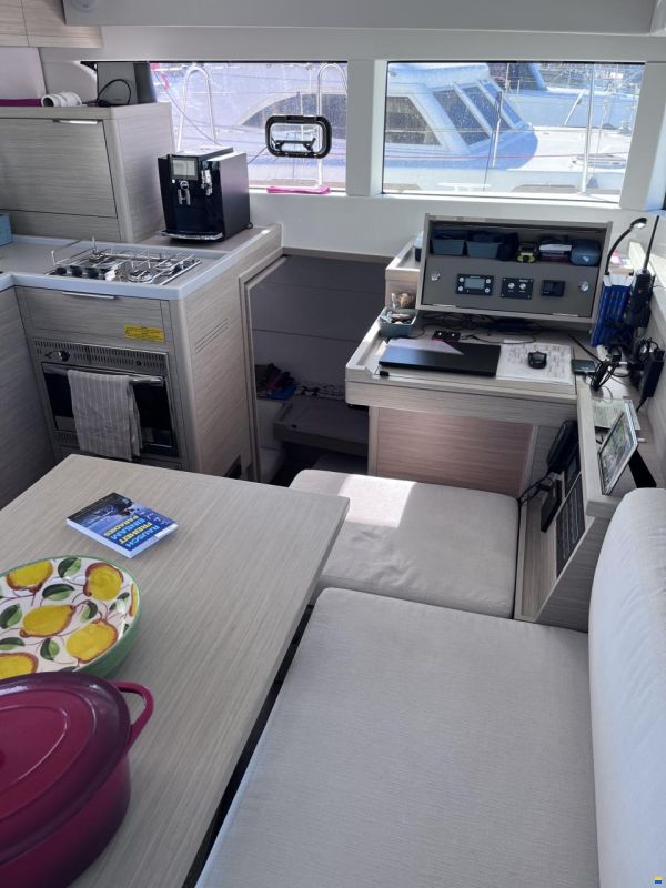 Lagoon 40