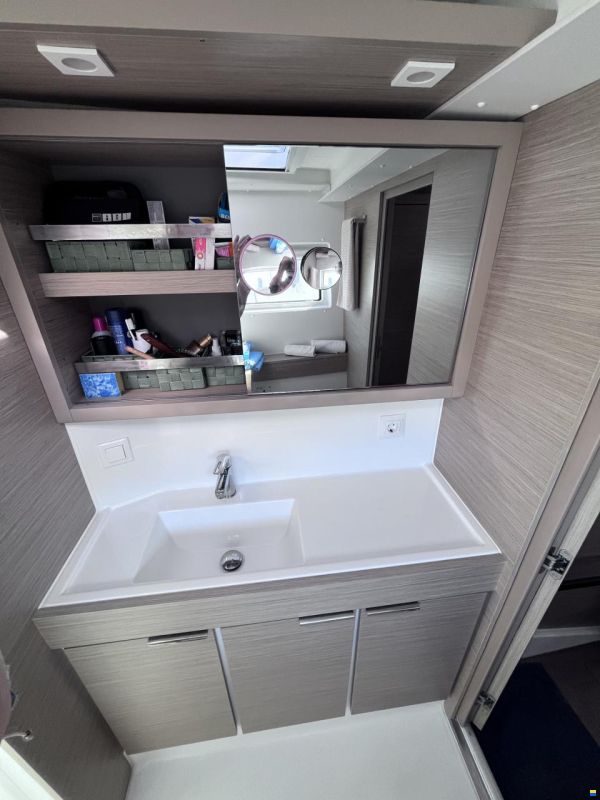 Lagoon 40