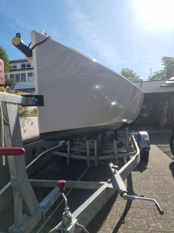 J Boats 70