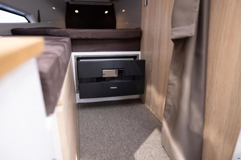 Nordkapp Coupe 905 V12