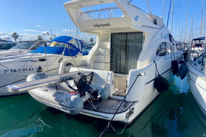 Azimut 42