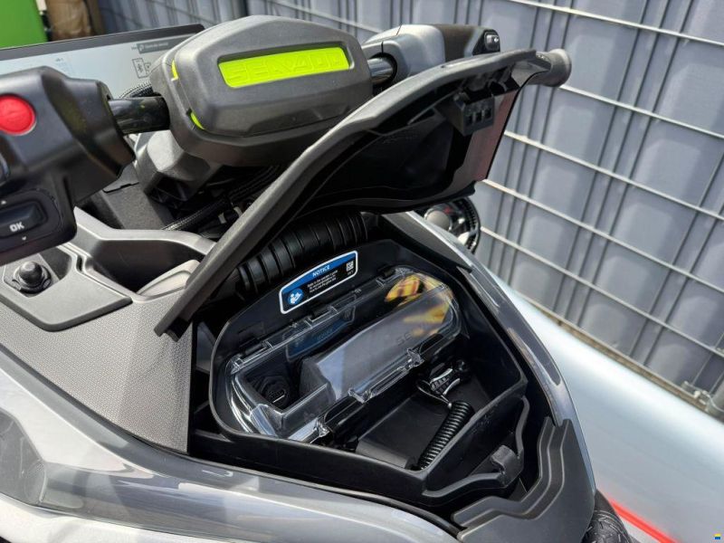 Sea-Doo RXT X 325