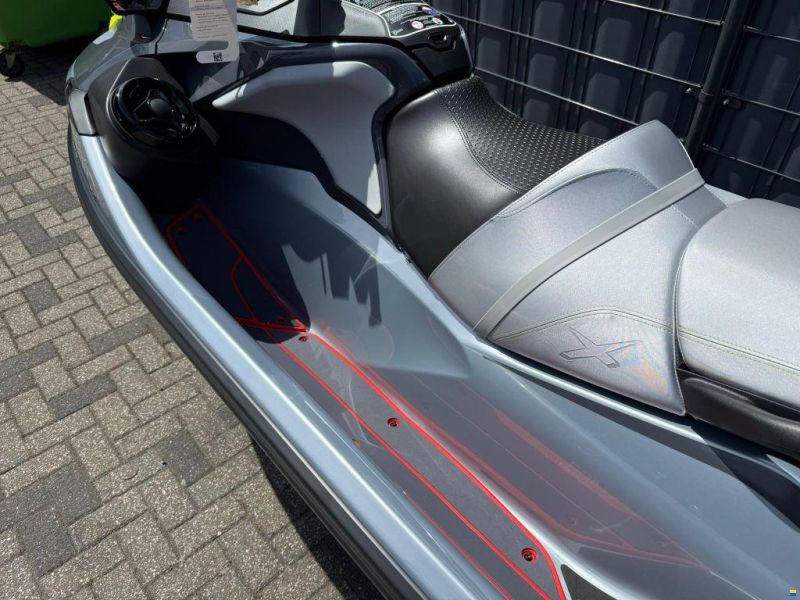 Sea-Doo RXT X 325