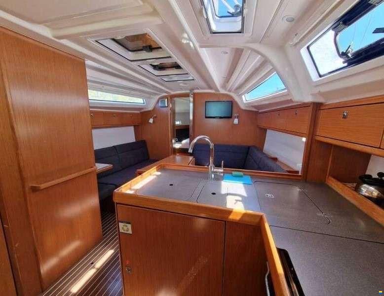 Bavaria 37 CRUISER