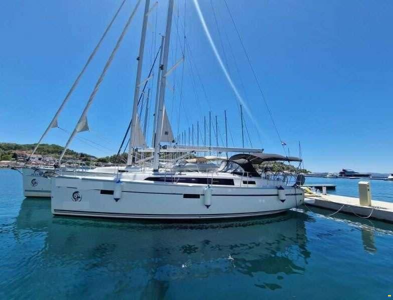 Bavaria 37 CRUISER
