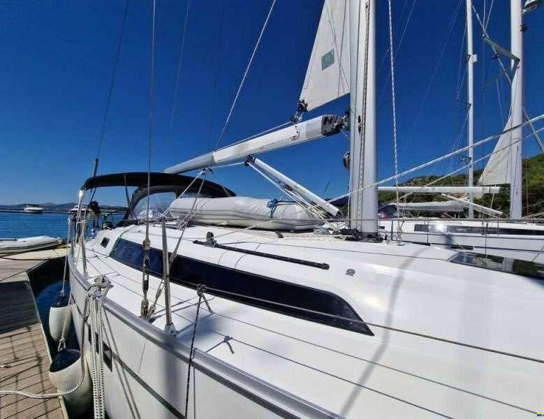 Bavaria 37 CRUISER