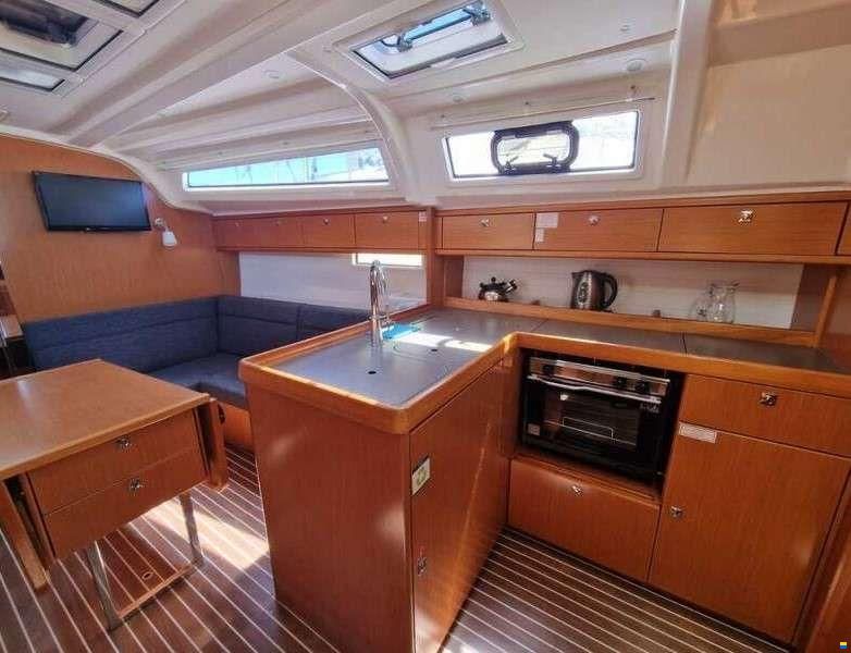 Bavaria 37 CRUISER