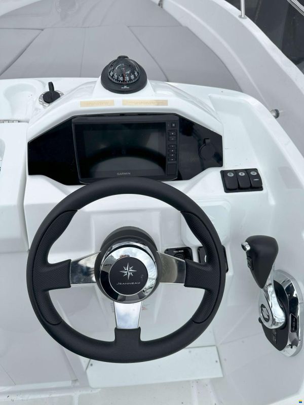 Jeanneau CAP CAMARAT 5.5 CC SERIE 2