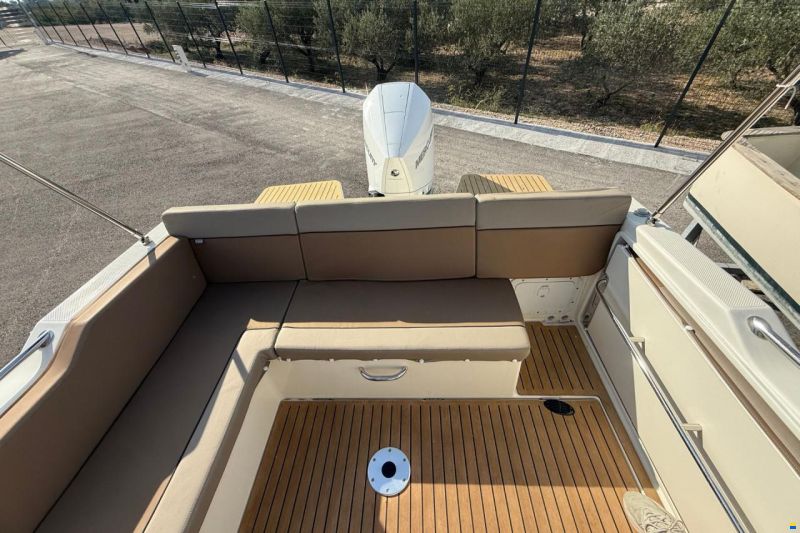 Quicksilver ACTIV 755 SUNDECK