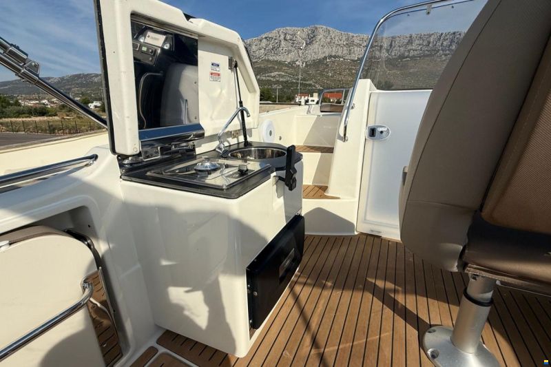 Quicksilver ACTIV 755 SUNDECK