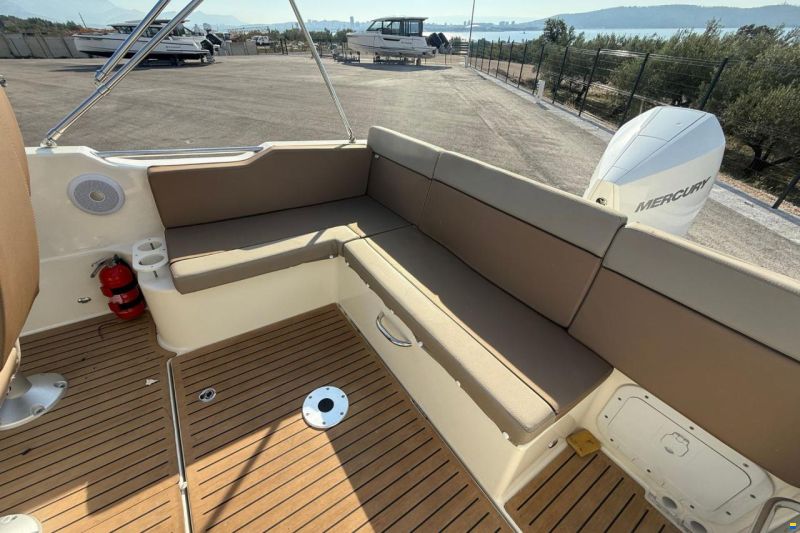 Quicksilver ACTIV 755 SUNDECK