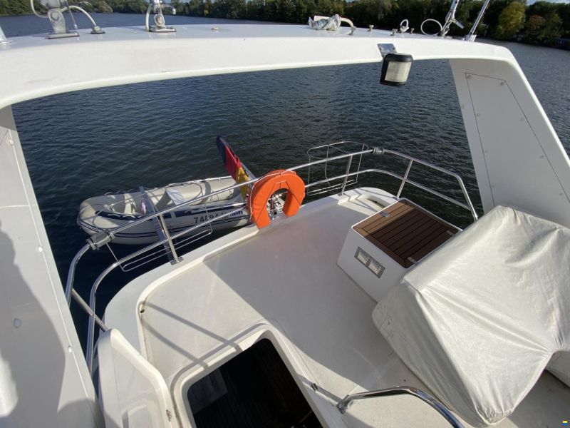 Neptunus 138 Sedan Fly