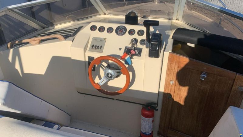 Nuova Fiberglass 700S