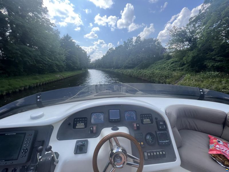 Azimut 52 Fly