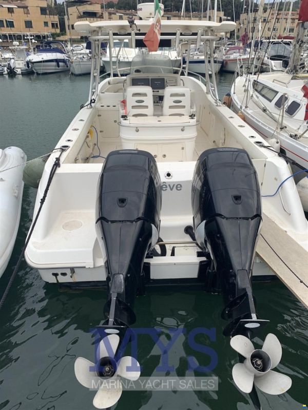 Boston Whaler OUTRAGE 320