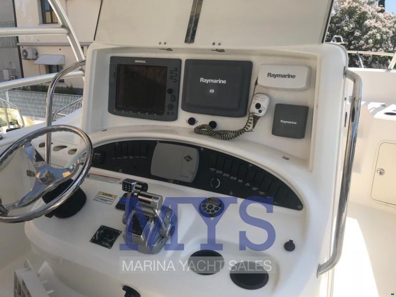 Boston Whaler OUTRAGE 320