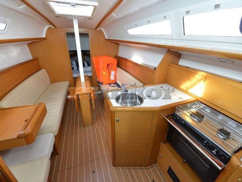 Jeanneau 33i