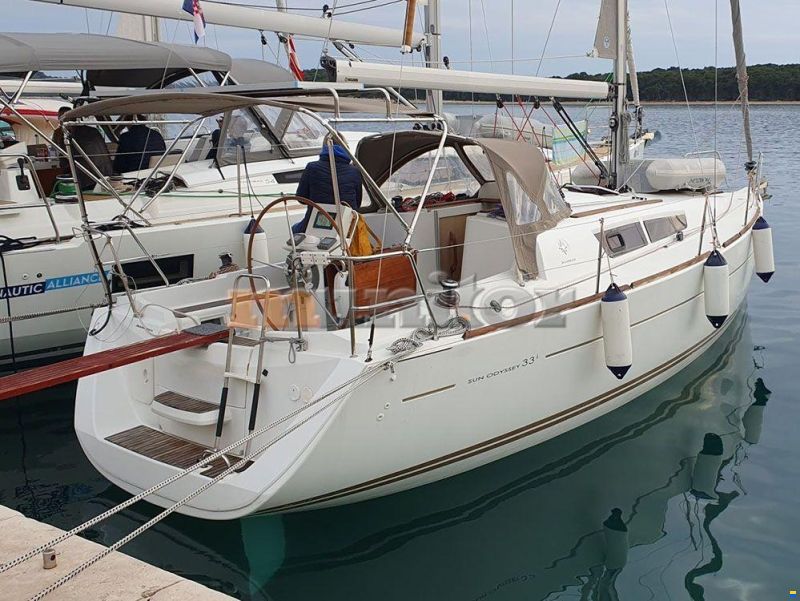 Jeanneau 33i