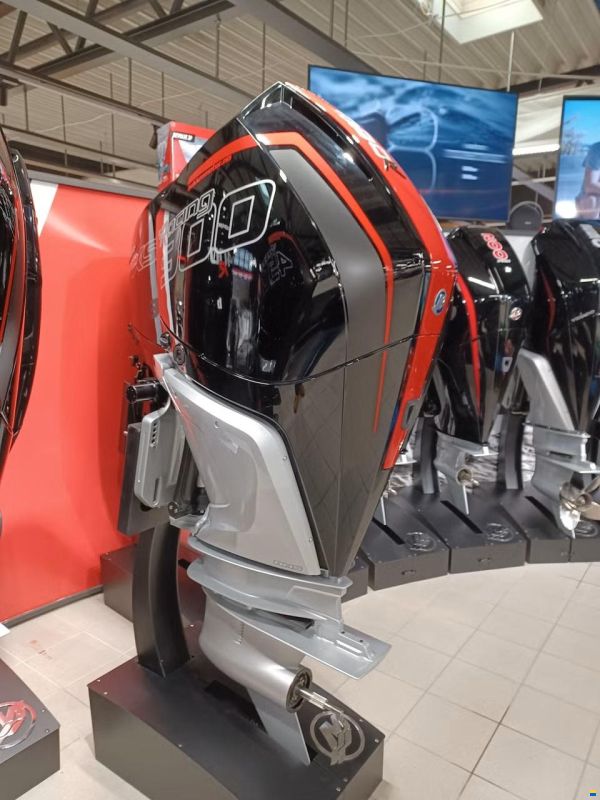 Mercury Racing Racing 300R XL 4.6L AMS V8
