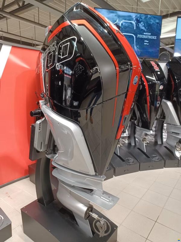 Mercury Racing Racing 300R XL 4.6L AMS V8