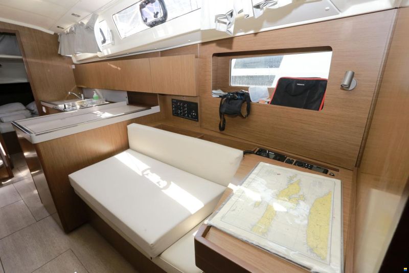 Beneteau Oceanis 41.1