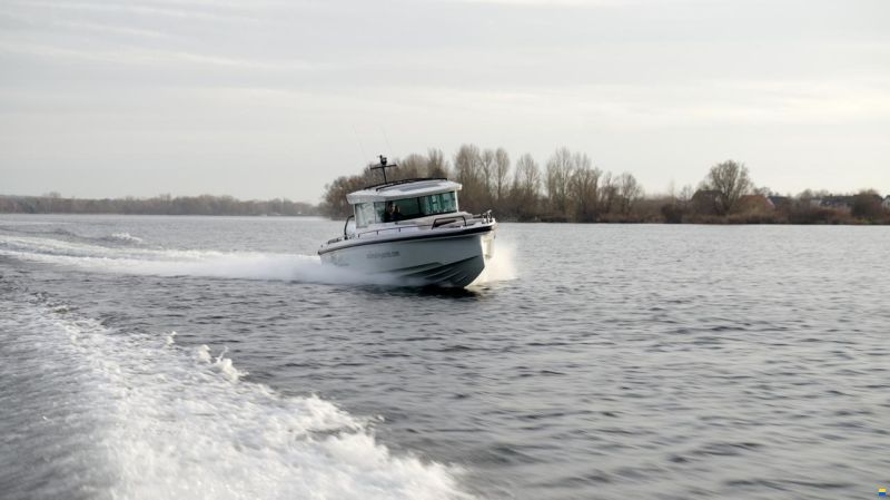 Axopar 37 Cross Cabin