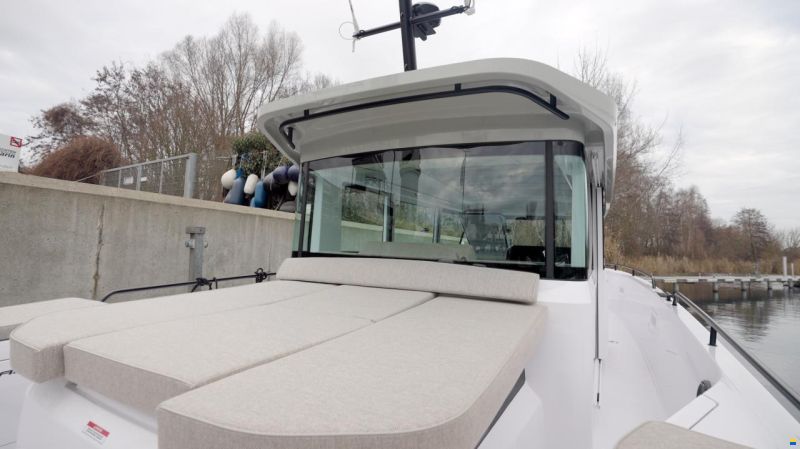 Axopar 37 Cross Cabin