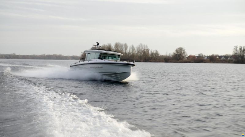 Axopar 37 Cross Cabin