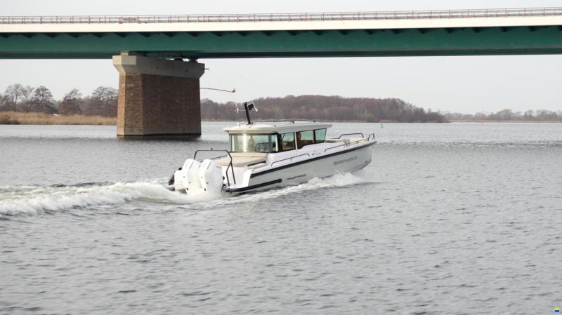 Axopar 37 Cross Cabin