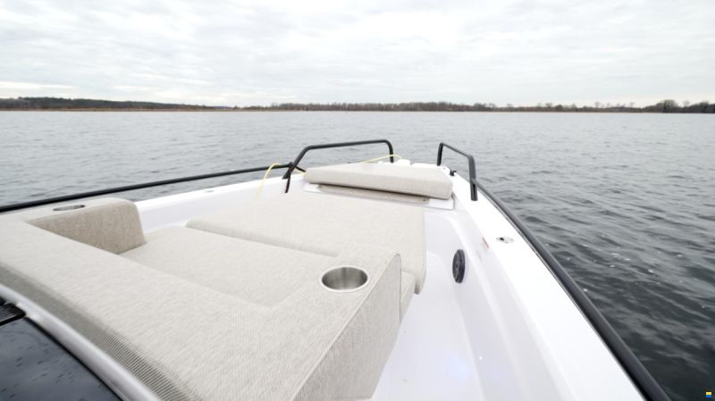 Axopar 37 Cross Cabin