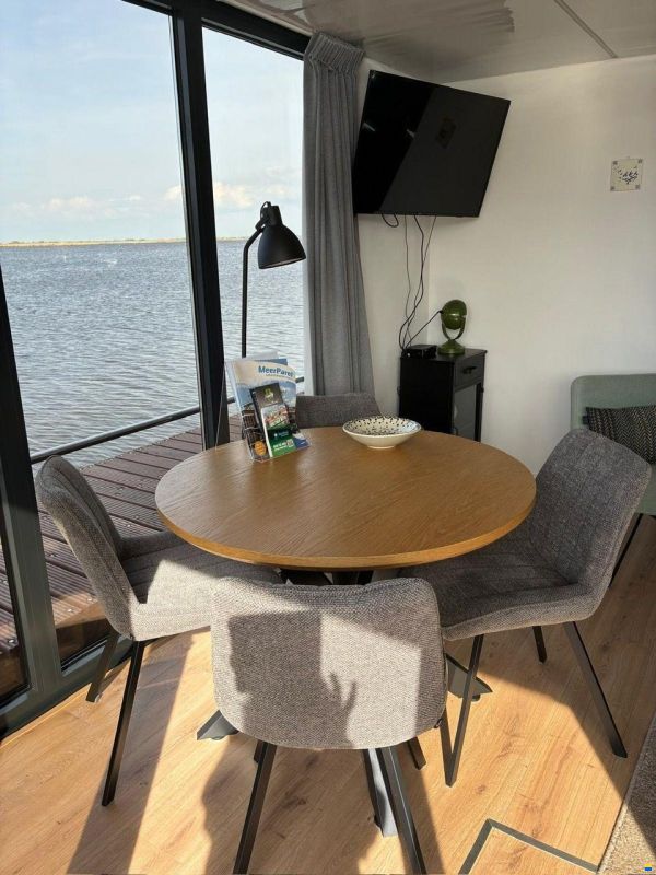 Campi 400, Met Ligplaats In Uitgeest