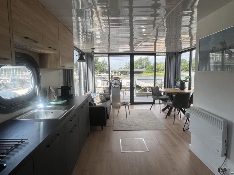 Campi 400, Met Ligplaats In Uitgeest