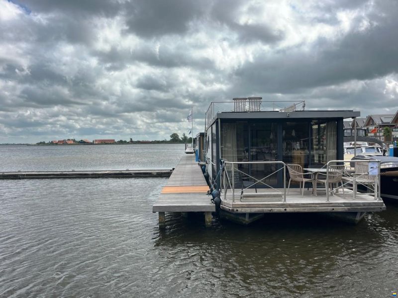 Campi 400, Met Ligplaats In Uitgeest