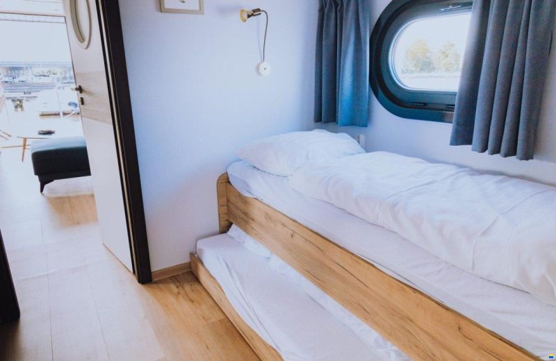 Campi 400, Met Ligplaats In Uitgeest