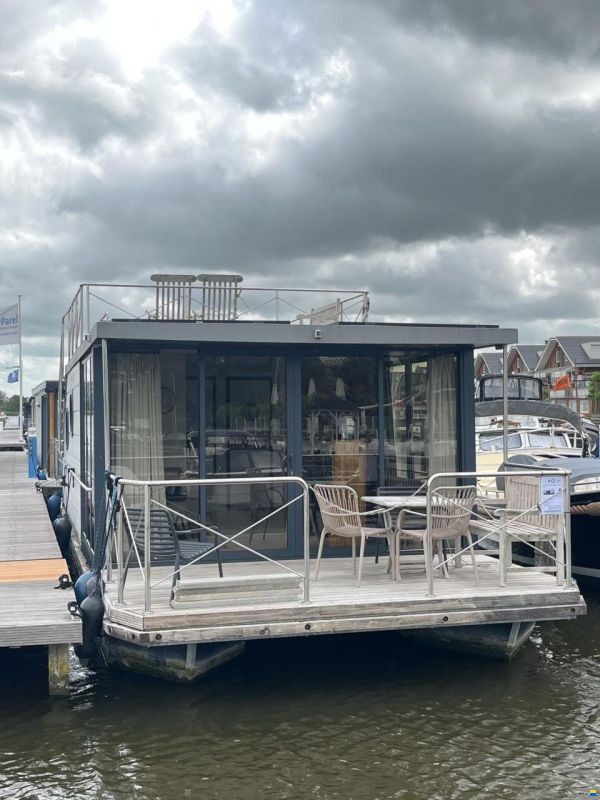 Campi 400, Met Ligplaats In Uitgeest